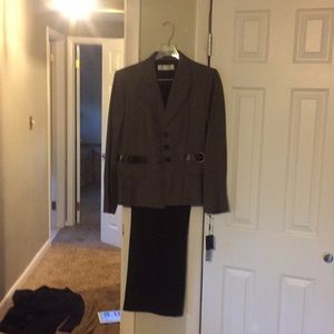 Women’s suit